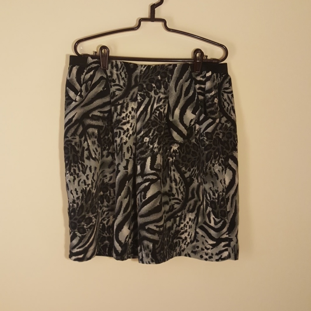Ladies' Skirt